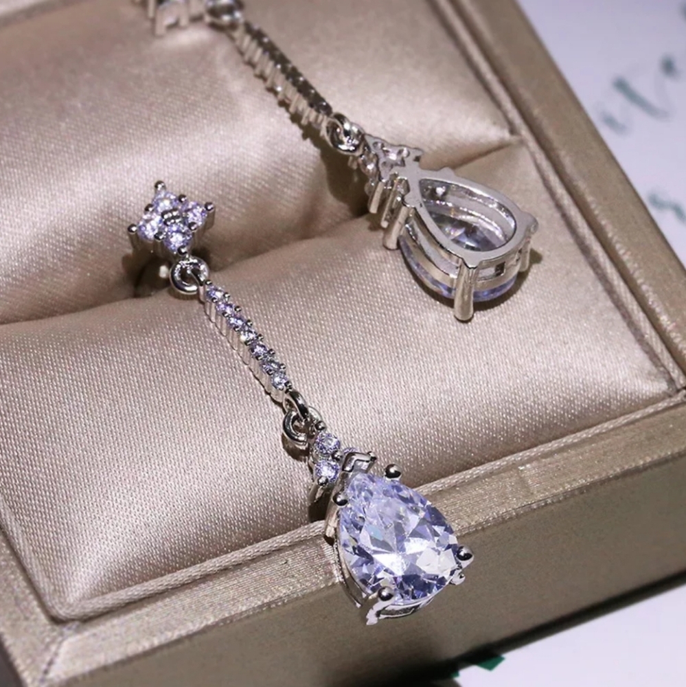 Exquisite .925 Sterling Silver CZ Dangling Earring - Picture 3 of 7